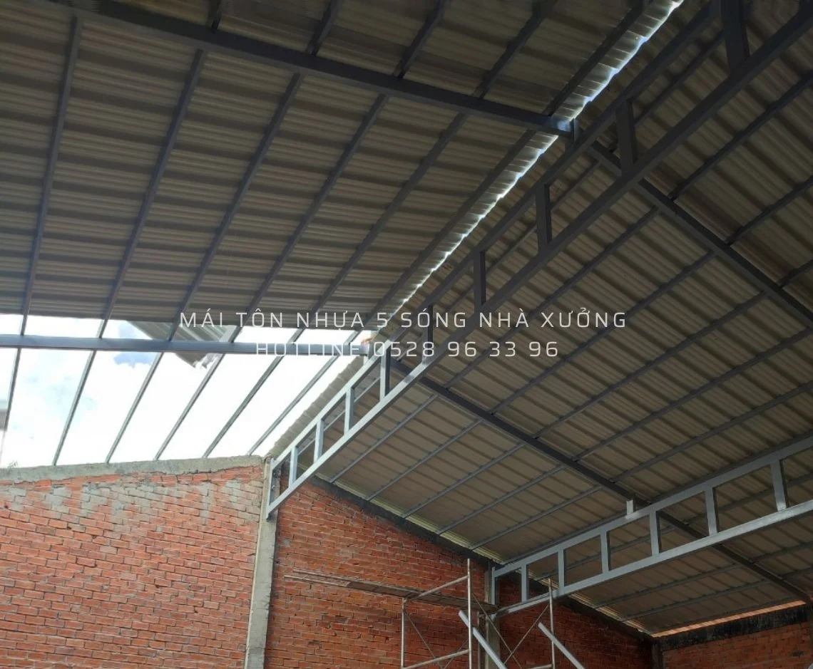 Tôn nhựa lợp nhà